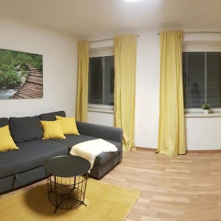 Top Appartement Fuer Business-Wohnen-Urlaub วีเนอร์นอยชตัดท์ ภายนอก รูปภาพ