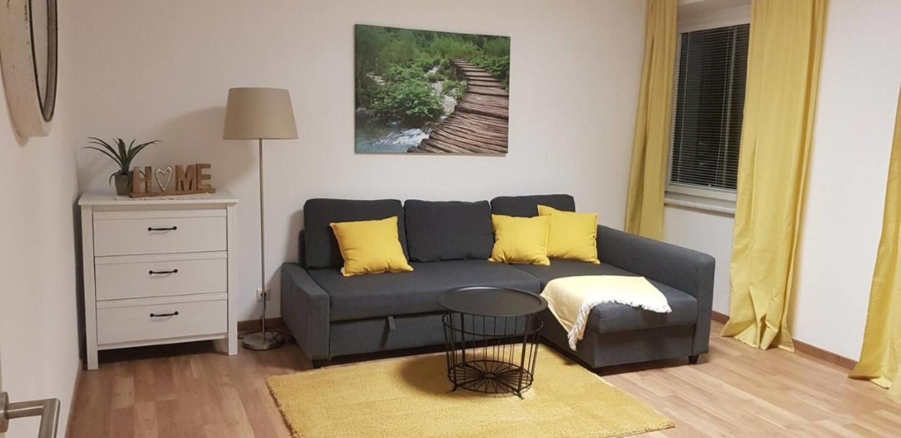 Top Appartement Fuer Business-Wohnen-Urlaub วีเนอร์นอยชตัดท์ ภายนอก รูปภาพ