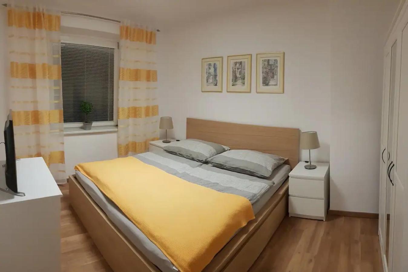 Top Appartement Fuer Business-Wohnen-Urlaub วีเนอร์นอยชตัดท์ ภายนอก รูปภาพ